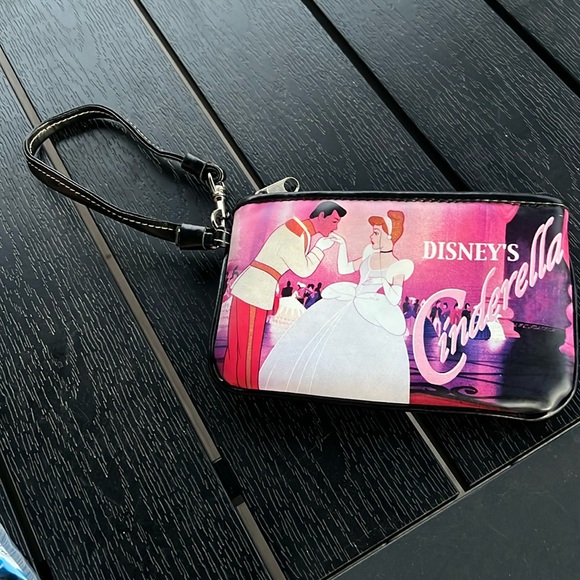 Vintage Disney Cinderella Wristlet - Picture 2 of 6